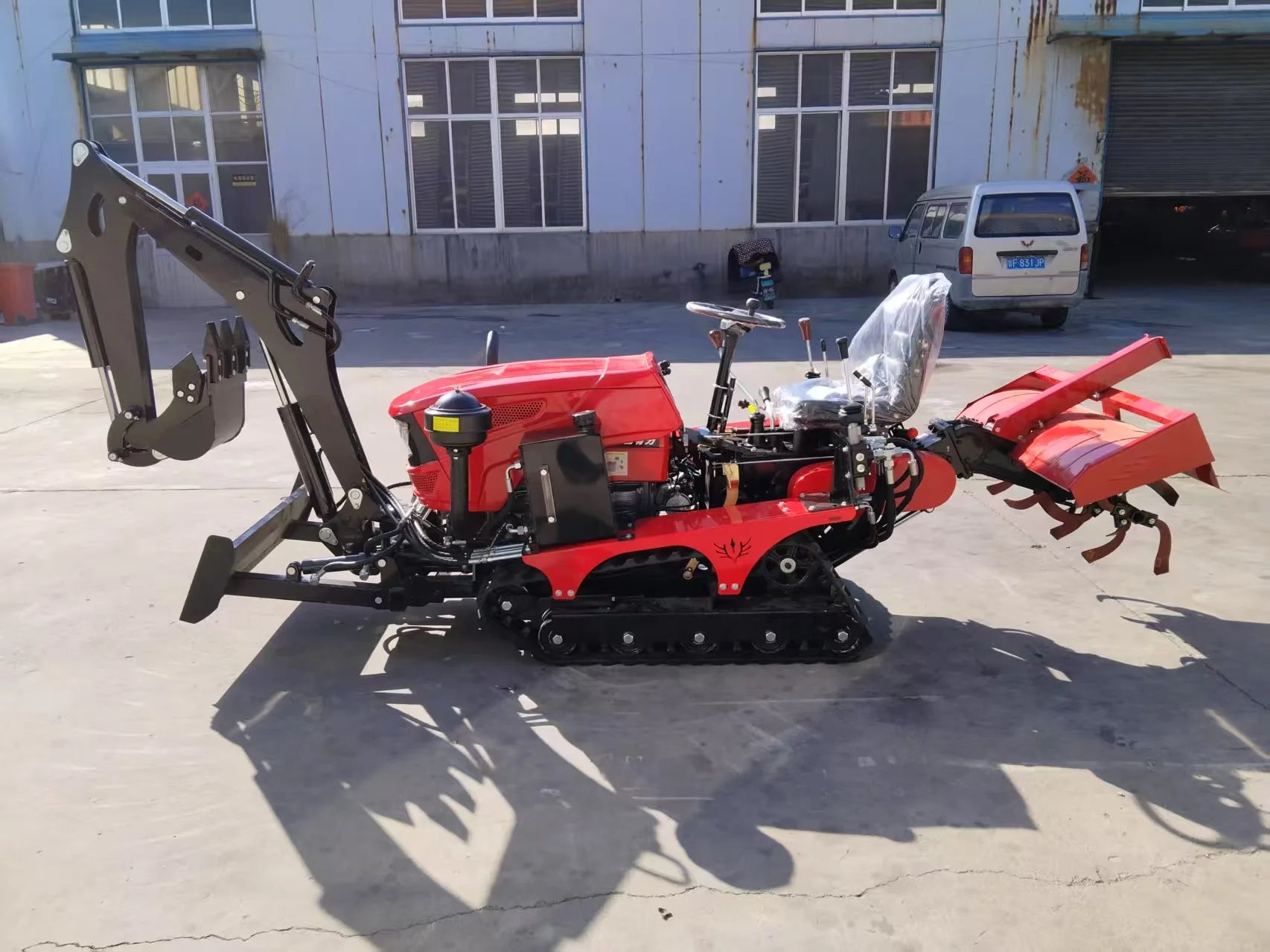 Customized Euro V Agircultural Mini Cultivator 35HP Cultivator Tiller Crawler Tractor with Excavator